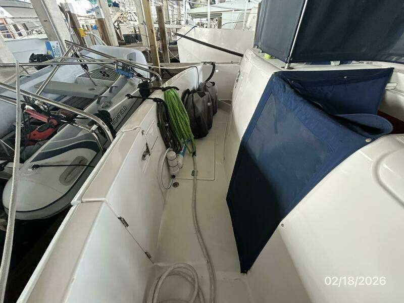43' Mainship aftdeck port