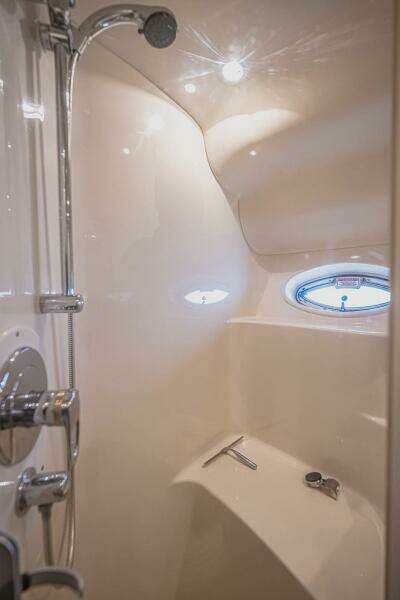 2005 Sea Ray 500 Sundancer