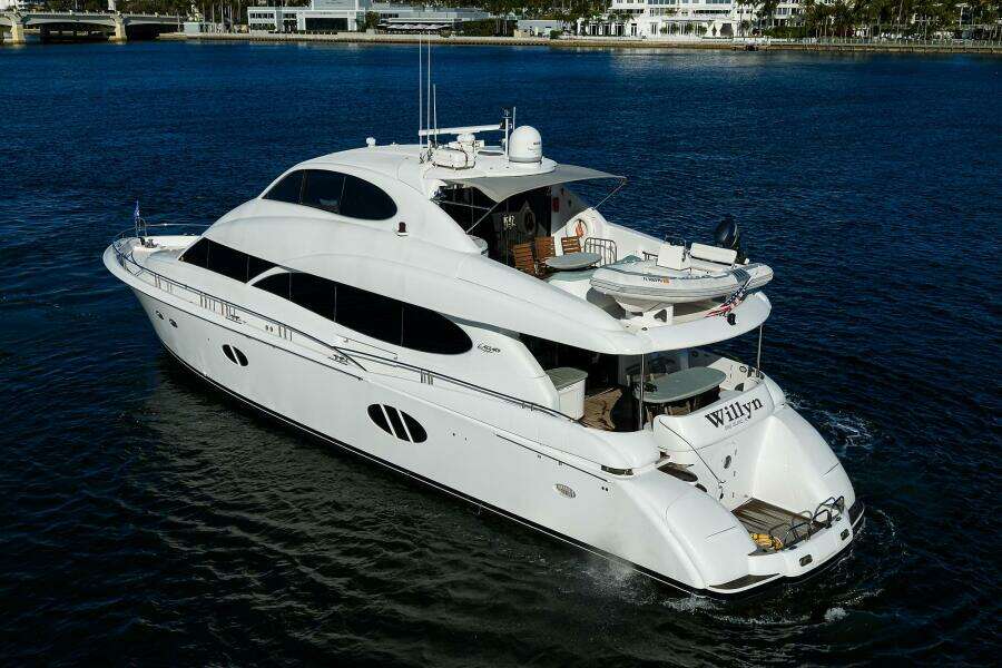 Lazzara 80 WILLYN - Aerial Port Profile