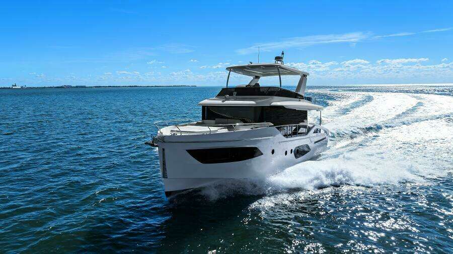 2025 Absolute Navetta 53 - Profile