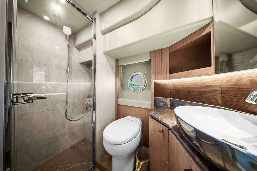 2025 Absolute Navetta 53 - Head