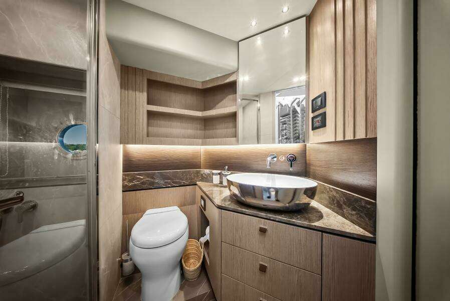  2025 Absolute Navetta 53 - Head