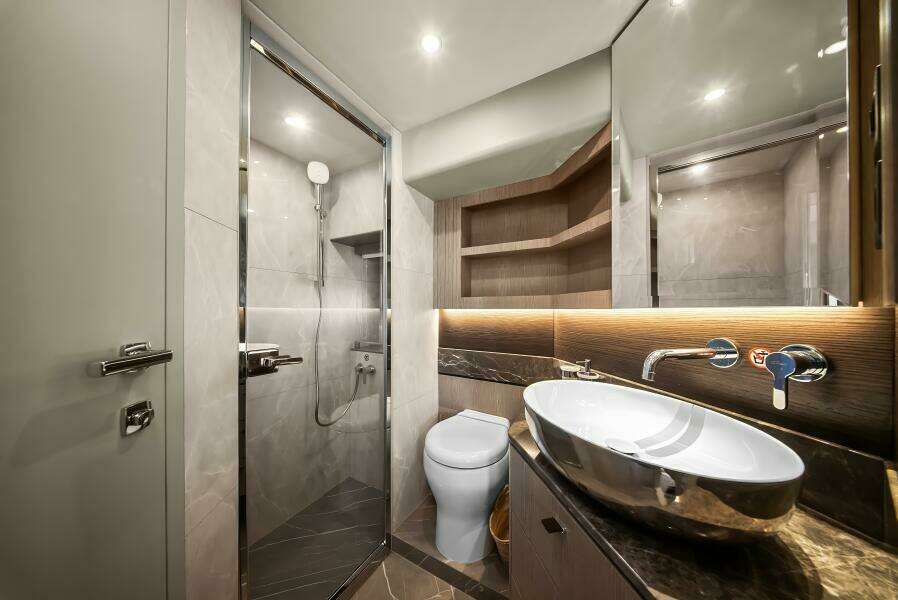 2025 Absolute Navetta 53 - Head