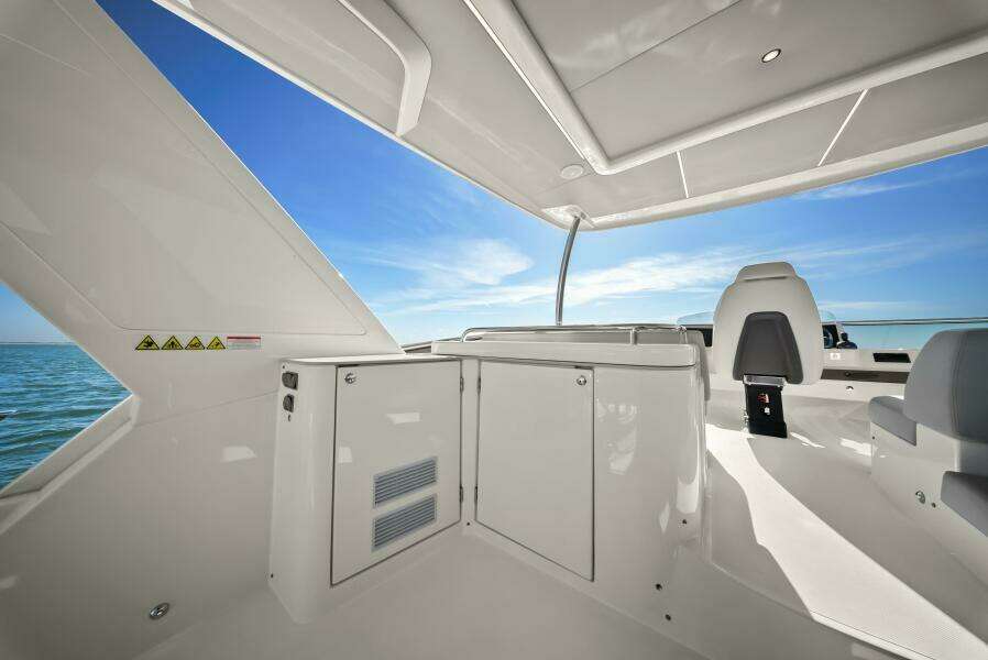 2025 Absolute Navetta 53