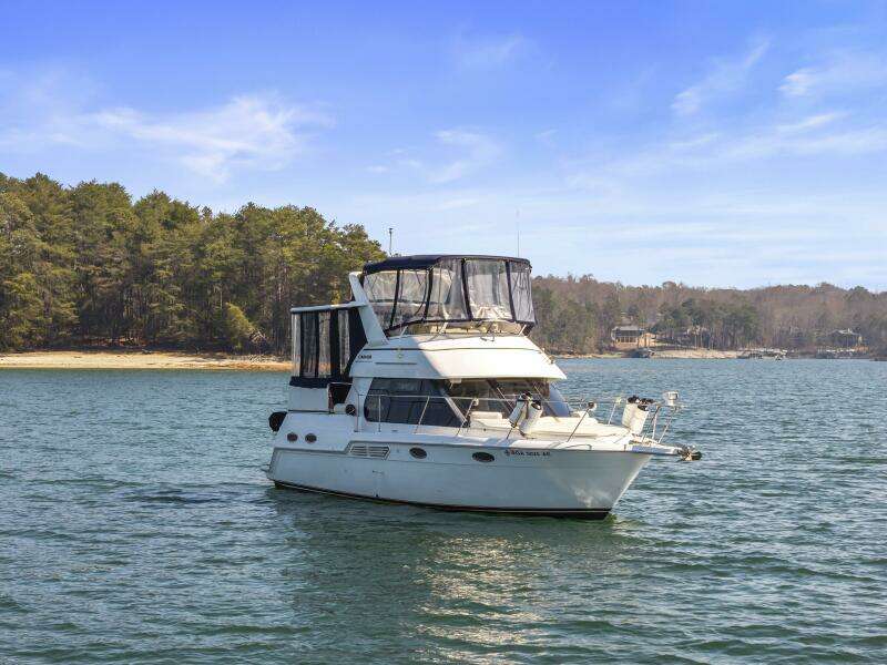 2000 Carver 326 Aft Cabin Motor Yacht