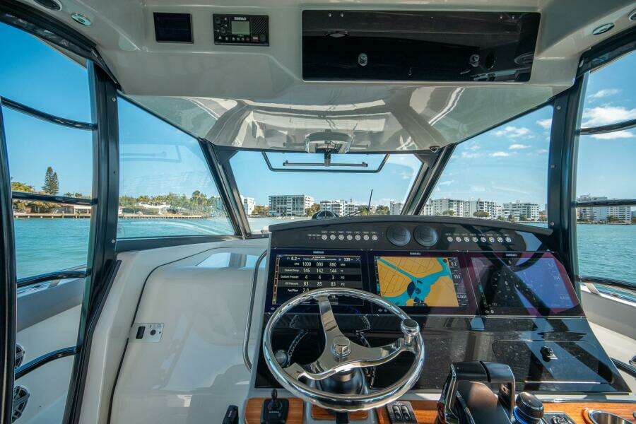 2023 Boston Whaler 420 Outrage