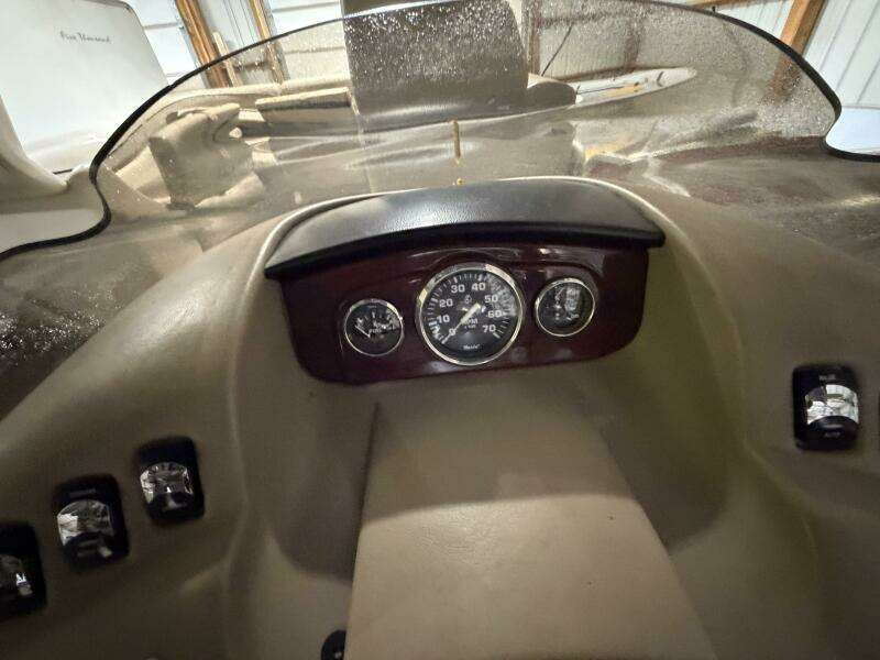 2011 Bennington 2554 GCW