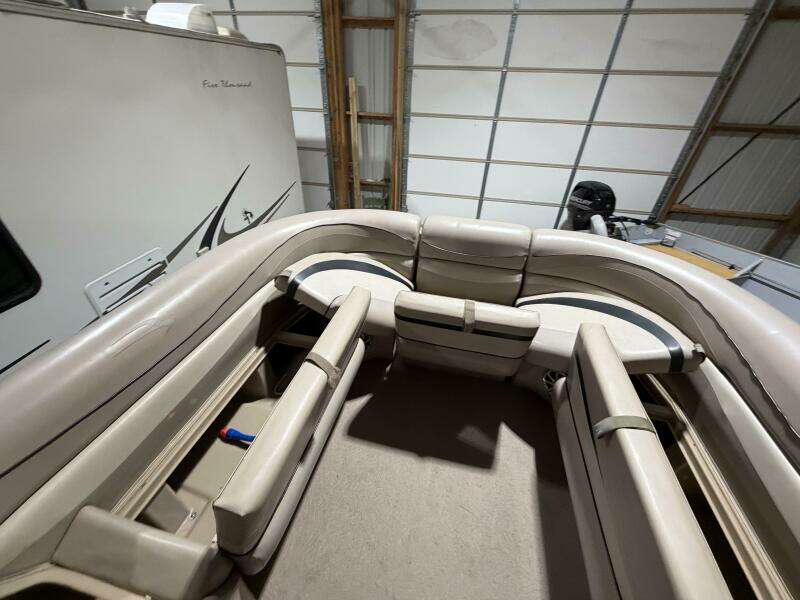 2011 Bennington 2554 GCW