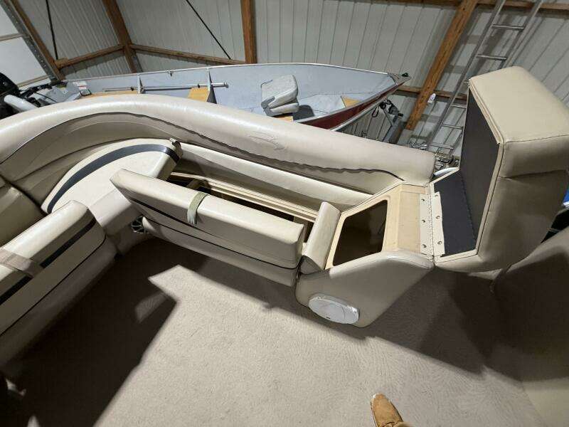 2011 Bennington 2554 GCW