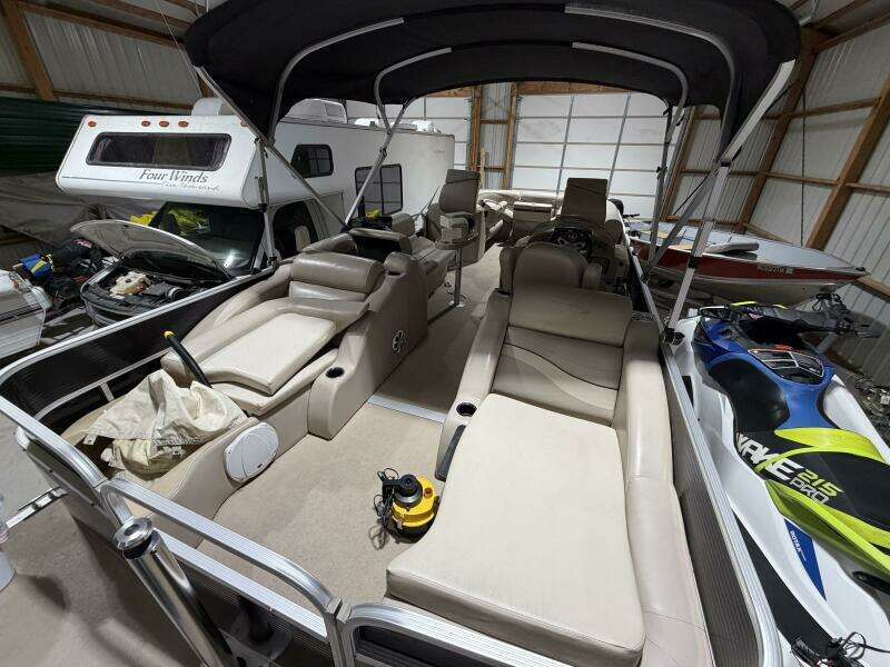 2011 Bennington 2554 GCW