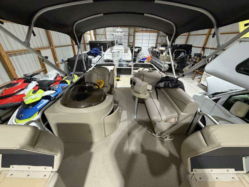 2011 Bennington 2554 GCW