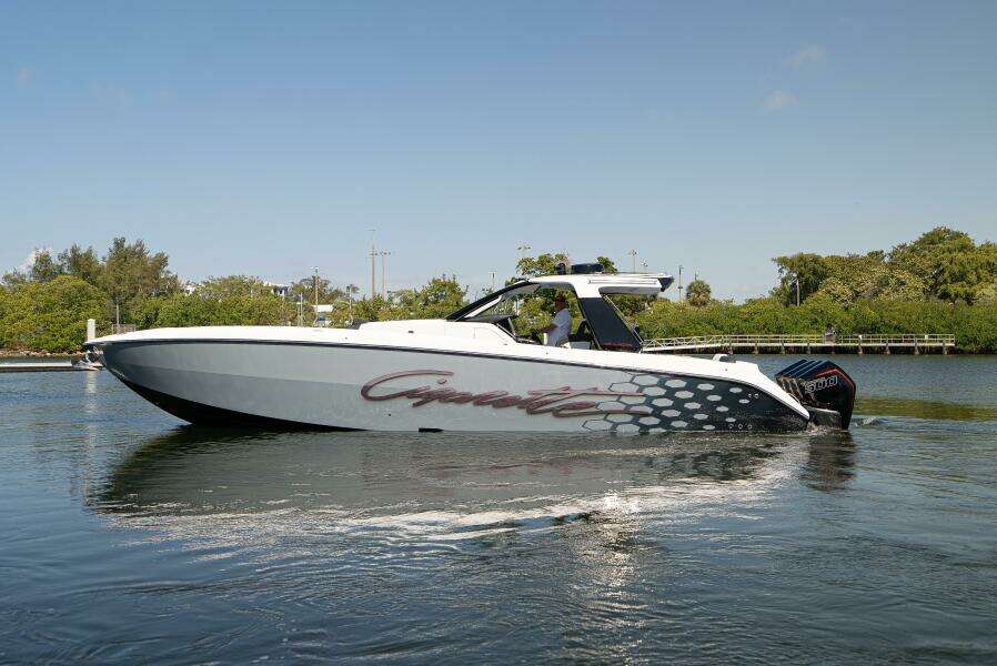 2025 Cigarette Auroris