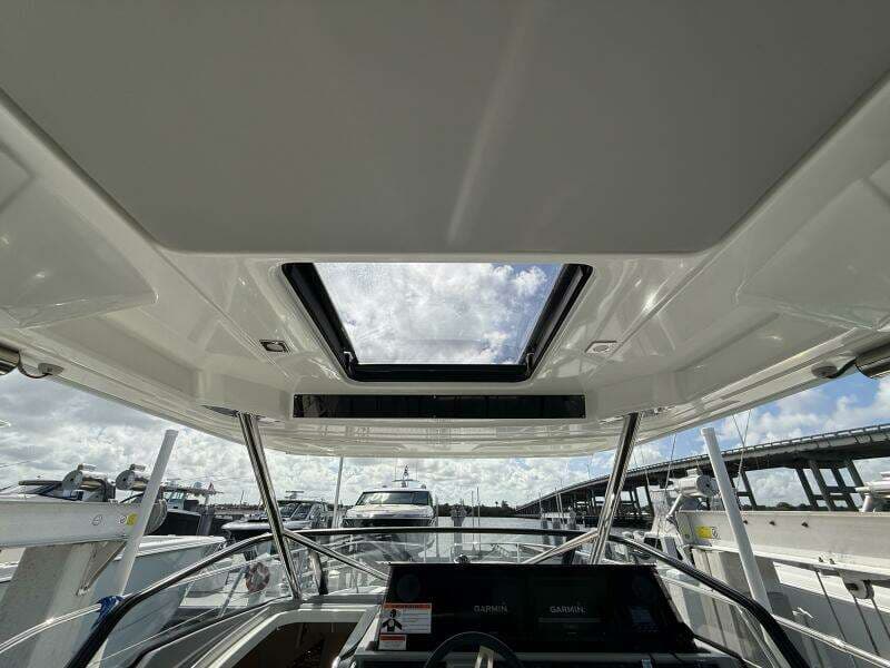 2022 Jeanneau 10.5 Leader WA