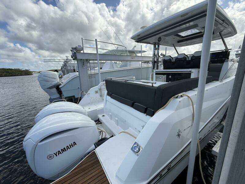 2022 Jeanneau 10.5 Leader WA