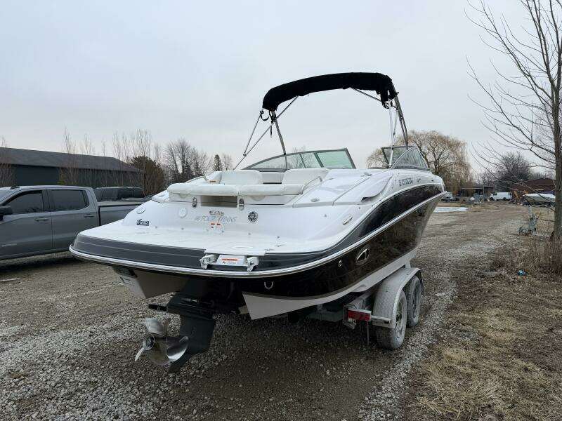 2005 Four Winns 250 Horizon