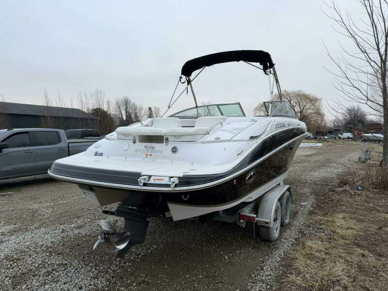 2005 Four Winns 250 Horizon