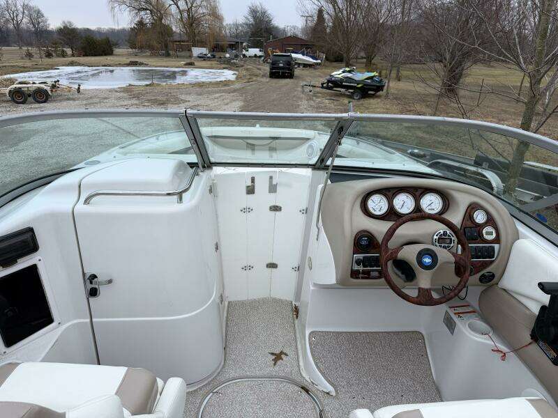 2005 Four Winns 250 Horizon