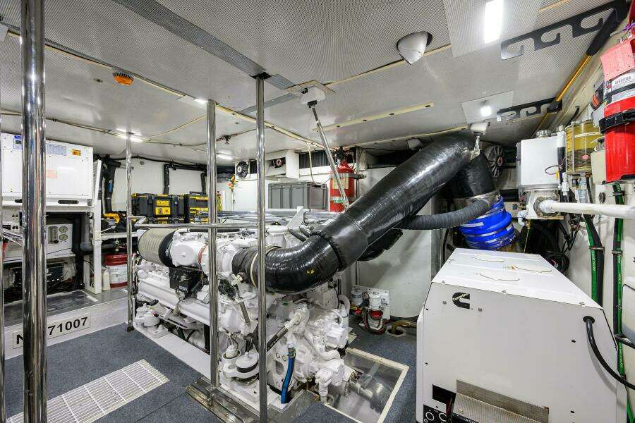 2005 Pacific Mariner 85