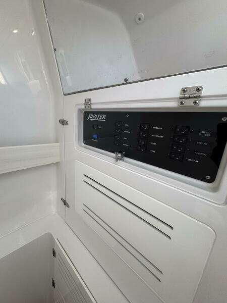 2024 Jupiter 38 HFS