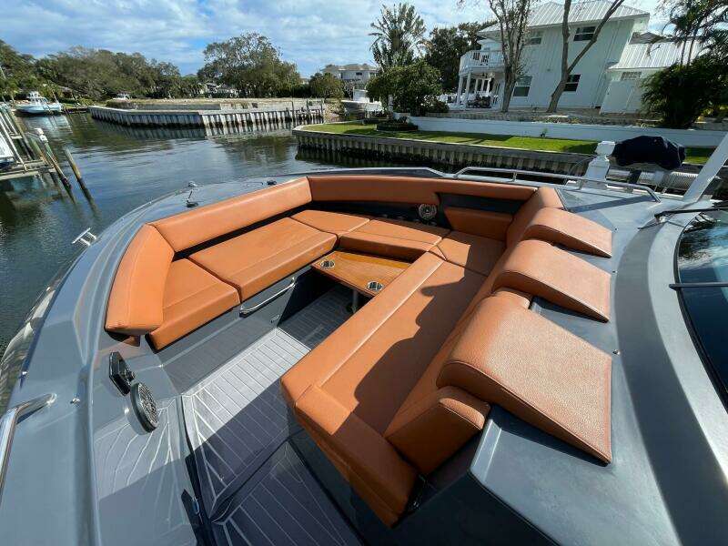 Cruisers Yachts 38 GLS -