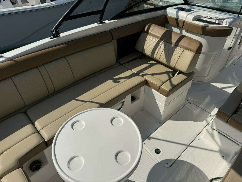 2015 Sea Ray 270 Sundeck