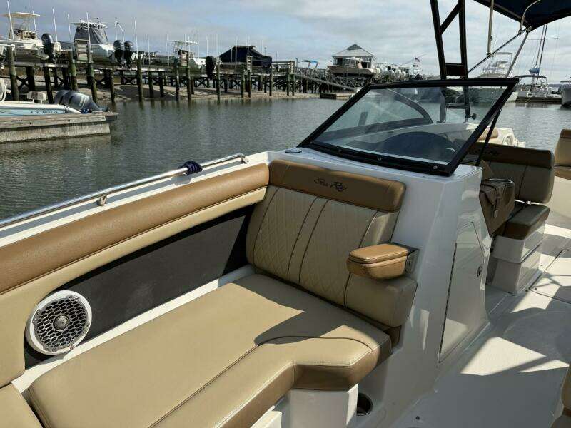 2015 Sea Ray 270 Sundeck