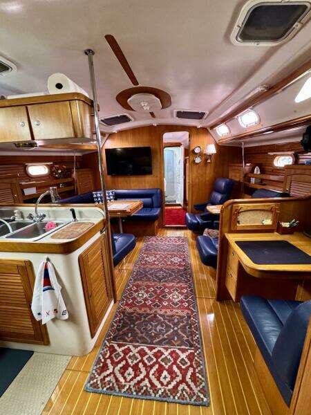 2005 Catalina 470
