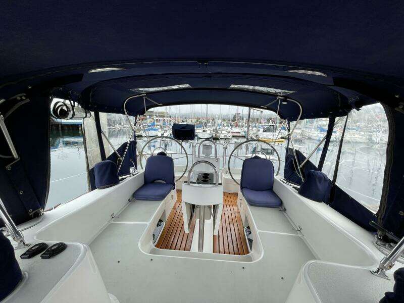 2005 Catalina 470