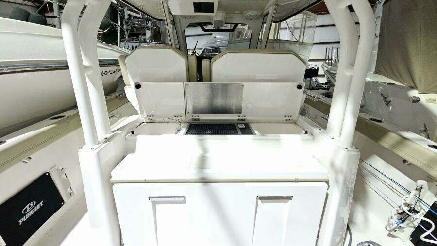 2018 Pursuit 328 Sport