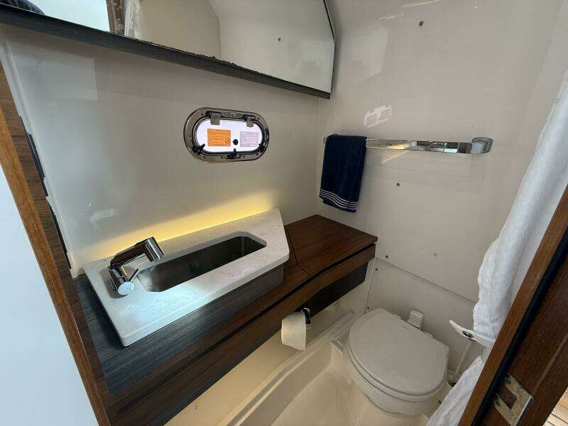 2021 Tiara Sport 34 LS