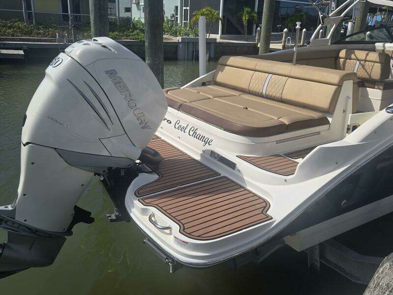 2016 Sea Ray 270 Sundeck