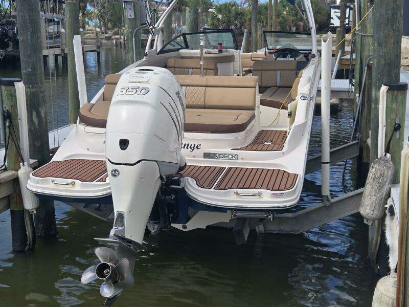 2016 Sea Ray 270 Sundeck