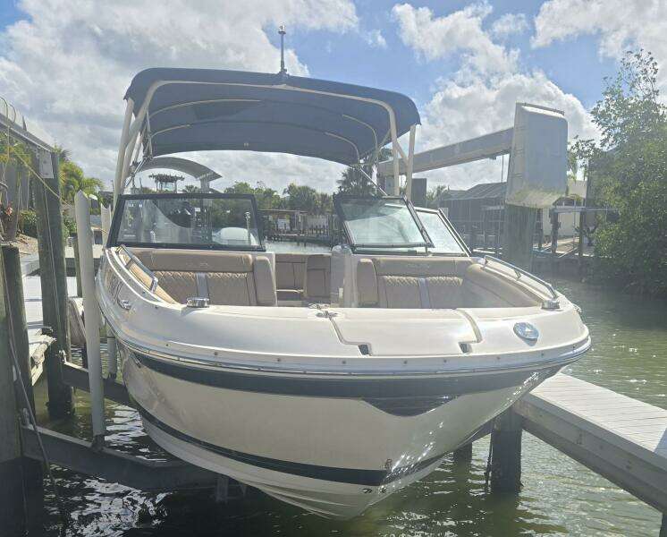 2016 Sea Ray 270 Sundeck