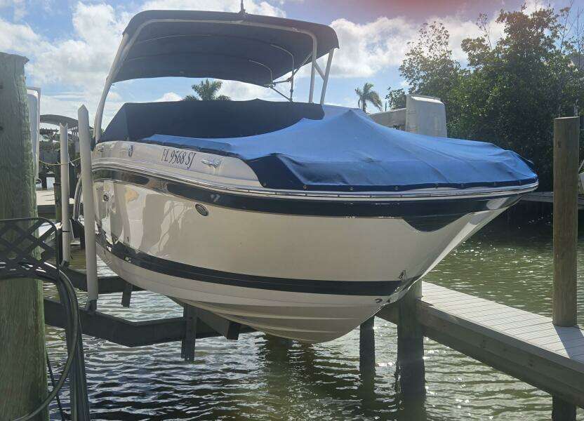 2016 Sea Ray 270 Sundeck