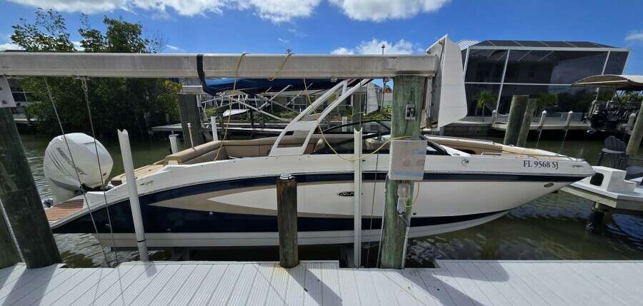 2016 Sea Ray 270 Sundeck