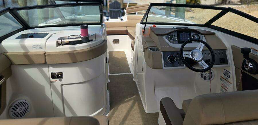 2016 Sea Ray 270 Sundeck