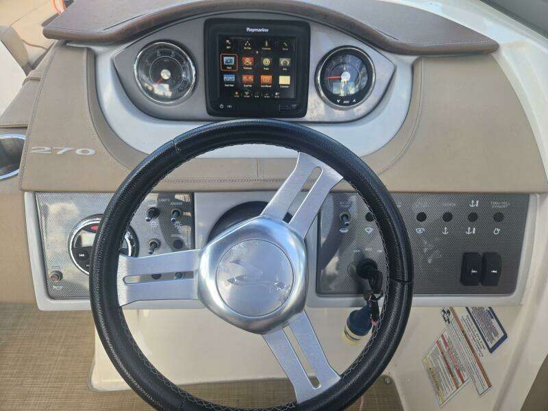 2016 Sea Ray 270 Sundeck