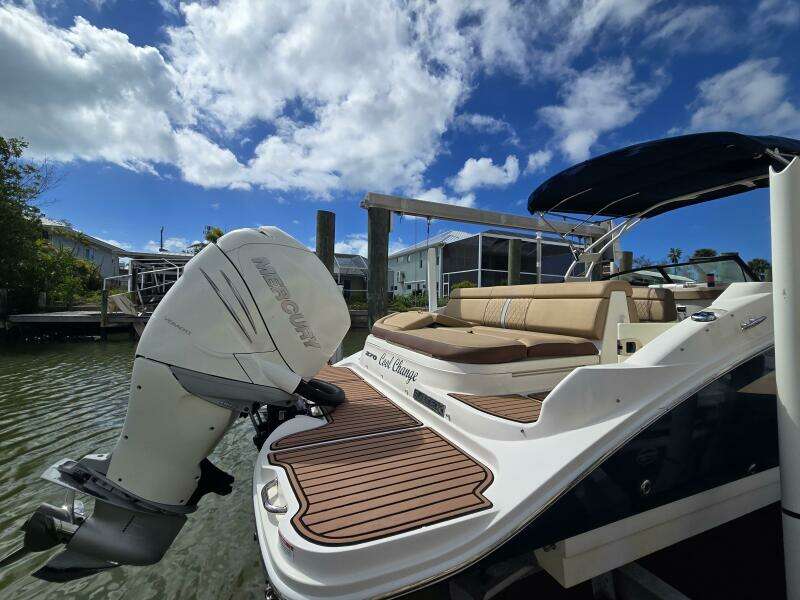 2016 Sea Ray 270 Sundeck