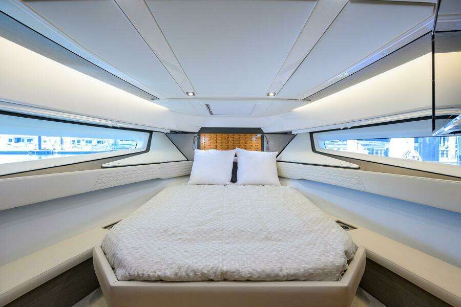 Tiara 43 - Interior Cabin Stateroom