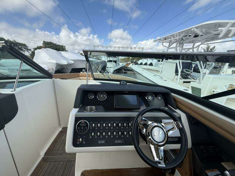 2015 Sea Ray SLX 350