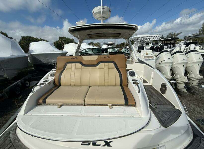 2015 Sea Ray SLX 350