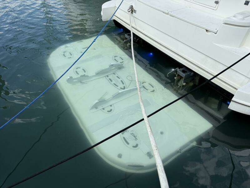 2007 Cruisers Yachts 560 Express