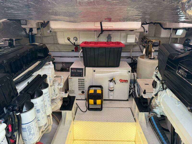 2007 Cruisers Yachts 560 Express