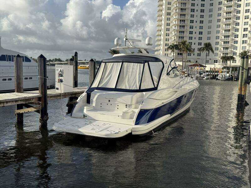 2007 Cruisers Yachts 560 Express