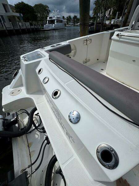 2024 Boston Whaler 280 Outrage