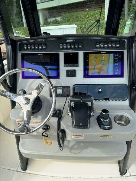 2024 Boston Whaler 280 Outrage