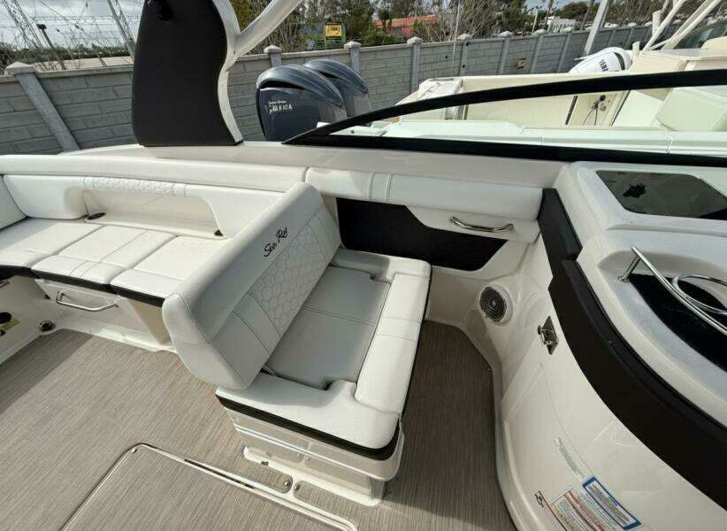 2018 Sea Ray SDX 290 Outboard