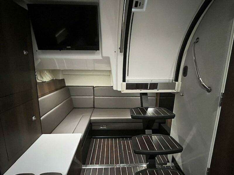 2018 Monterey 335 Sport Yacht