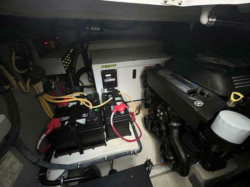 2018 Monterey 335 Sport Yacht