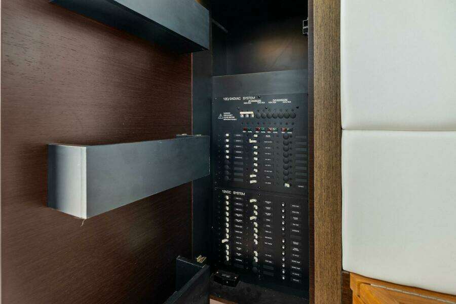 2018 Tiara Yachts C44